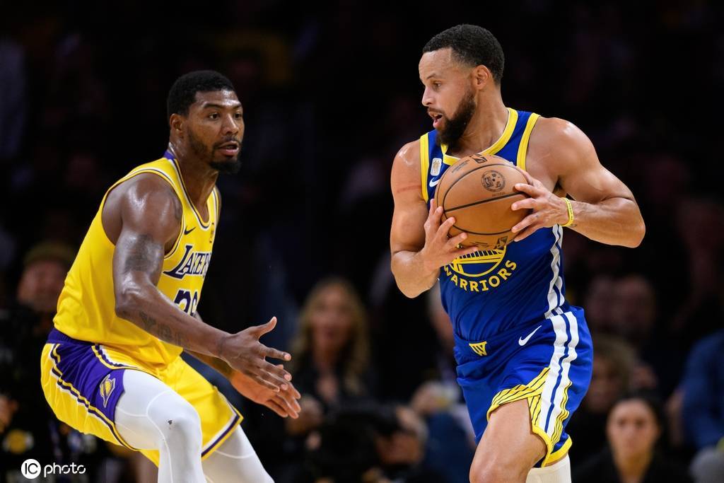 超远三分杀死湖人！库里轻松拿下23分4助3断1帽