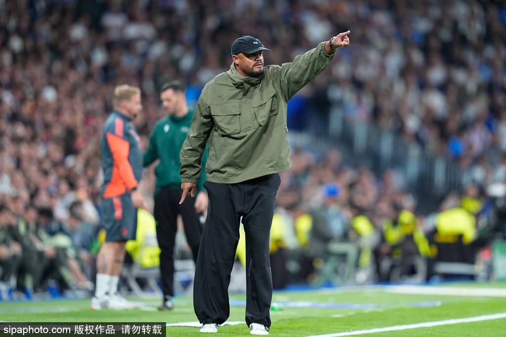 孔帕尼百场76胜场均2.41分平瓜帅 翻三座山+三冠王可期